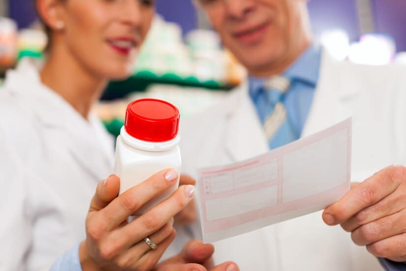 1768249204_two-pharmacists-pharmacy-consulting_79405-2778 1768249204 two pharmacists pharmacy consulting 79405 2778 1